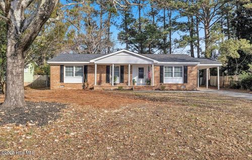 122 Carolina Cir, Jacksonville, NC, 28546-7622 | Card Image