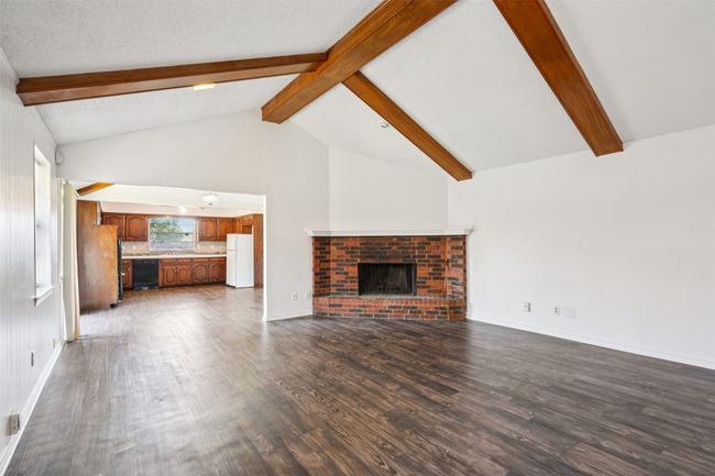 338 S Stewart Ave, Home with 6 bedrooms, 4 bathrooms and 4 parking in Lancaster TX | Image 7