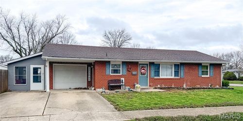 201 S Lake St, Mount Olive, IL, 62069-1541 | Card Image