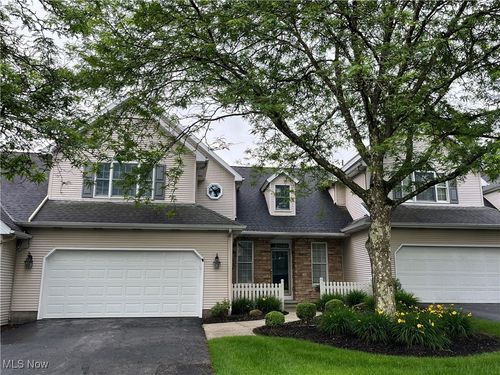 23 Fieldstone, Poland, OH, 44514-4201 | Card Image