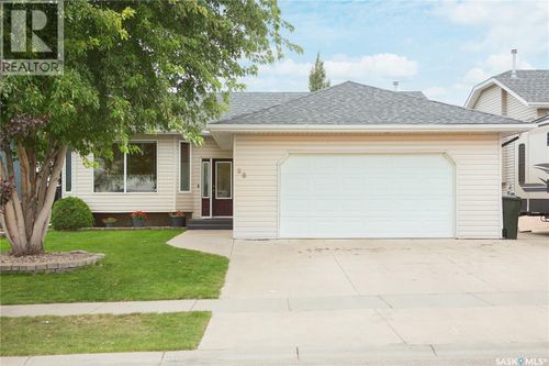 38 Longpre Cres, Prince Albert, SK, S6X1C6 | Card Image