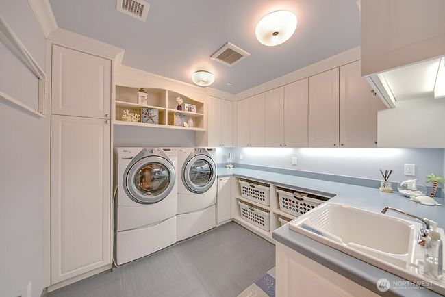11211 Wachusett Road, House other with 5 bedrooms, 7 bathrooms and 14 parking in Woodway WA | Image 27