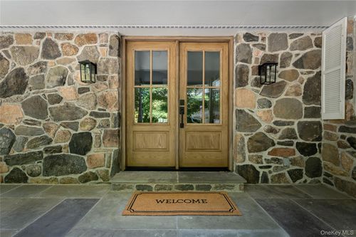 13 Hissarlik Way, Bedford, NY, 10506-2031 | Card Image