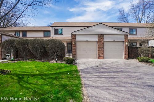 1110 Willow Grove Ct, Rochester Hills, MI, 48307-2550 | Card Image