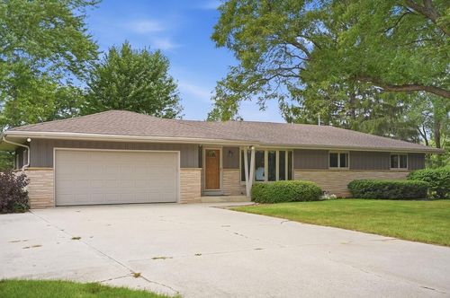 181 Highview Drive, CEDARBURG, WI, 53012 | Card Image