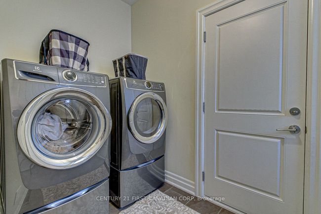 2129 Lockwood Cres, House other with 2 bedrooms, 2 bathrooms and 2 parking in Mount Brydges ON | Image 22