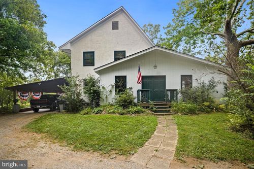 35299 Snickersville Tpke, ROUND HILL, VA, 20141-2033 | Card Image