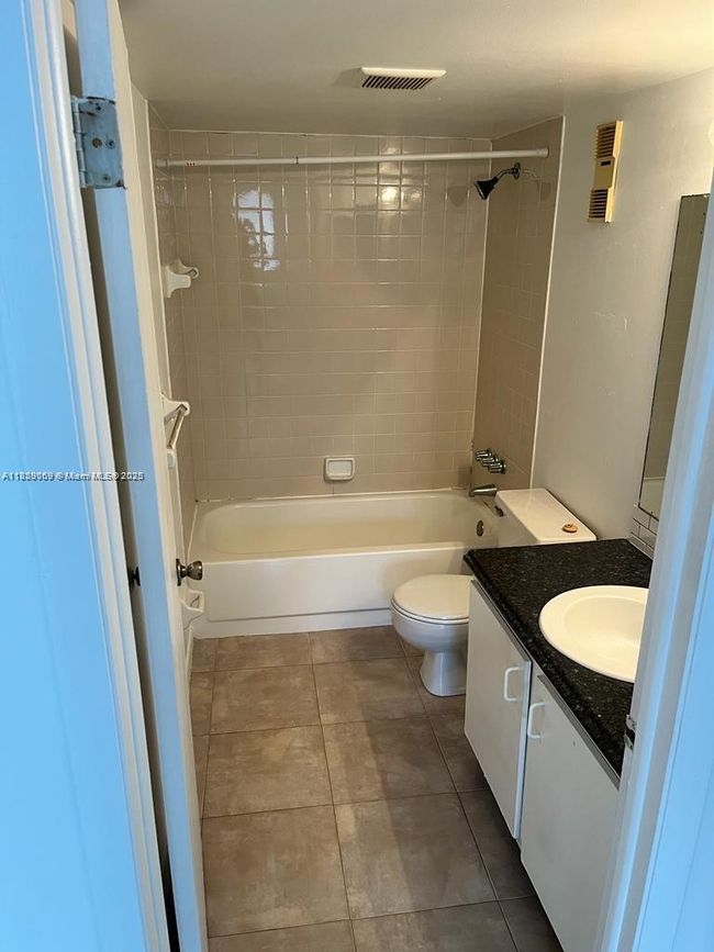 APT-5 - 4311 Nw 19 Th St, Condo with 1 bedrooms, 1 bathrooms and null parking in Lauderhill FL | Image 8