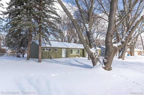 3474 Fort Dr, Waterford, MI, 48328-1327 | Card Image