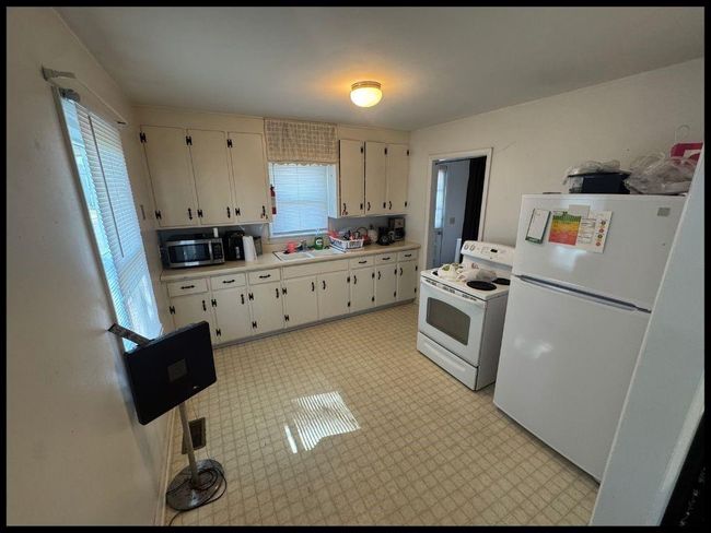 708 Highland Ave, House other with 2 bedrooms, 1 bathrooms and null parking in Warrensburg MO | Image 6