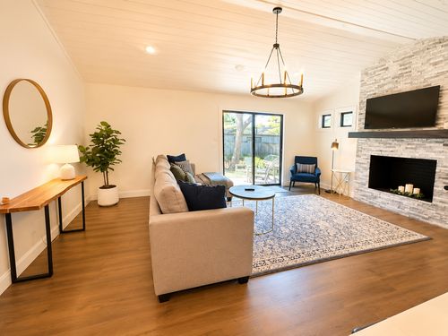 9002 Lodge Ct, Austin, TX, 78758-6527 | Card Image
