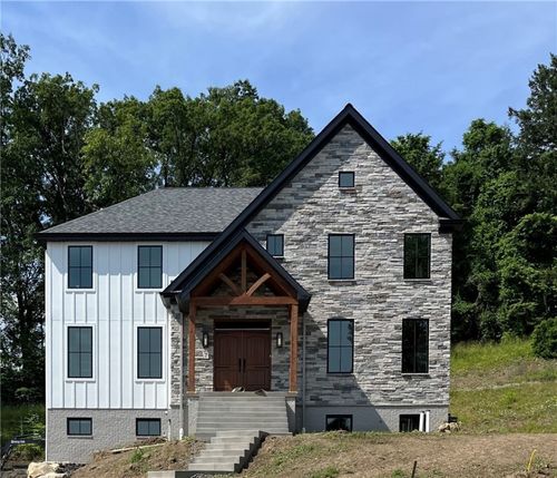 7 Holland Dr, Pittsburgh, PA, 15238-2649 | Card Image