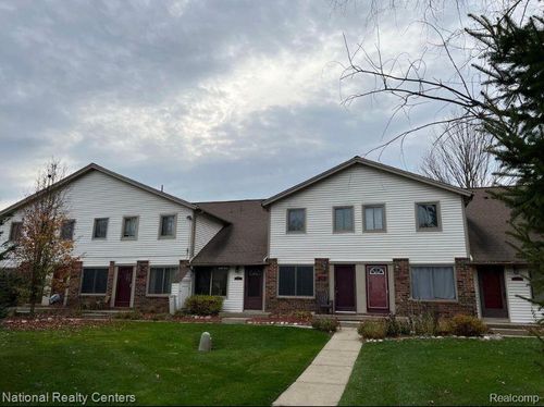 150-7210 Bluewater Dr, Clarkston, MI, 48348-4222 | Card Image