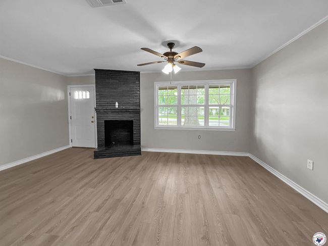 202 Main St, House other with 3 bedrooms, 2 bathrooms and null parking in Hooks TX | Image 6