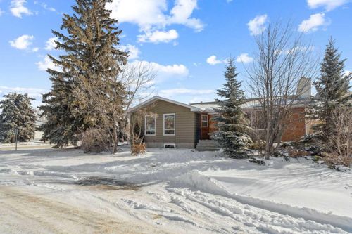 4617 48 St, Olds, AB, T4H1E2 | Card Image