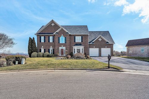 2120 River Oaks Dr, Salem, VA, 24153-7368 | Card Image