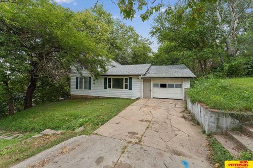 208 S Park St, Hooper, NE, 68031-3116 | Card Image