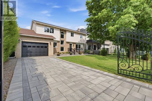 513 Maplehurst Ave, Oakville, ON, L6L4Y8 | Card Image