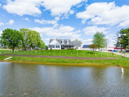 2040 Wesley Chapel Rd, Zanesville, OH, 43701-8296 | Card Image