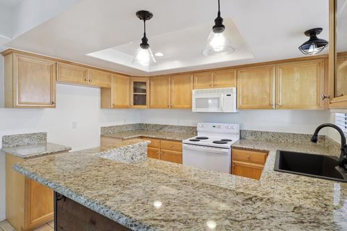 2140 Alpine Glen Pl, Alpine, CA, 91901-2120 | Card Image