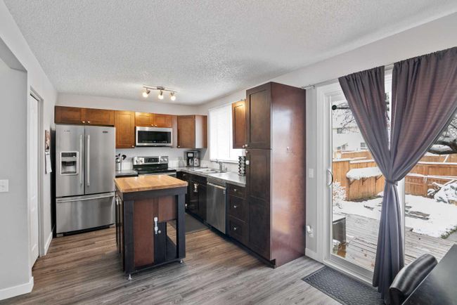 719 Whitehill Way Ne, Home with 3 bedrooms, 1 bathrooms and 2 parking in Calgary AB | Image 14