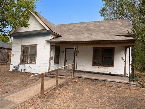 808 W 11th Ave, Corsicana, TX, 75110-7144 | Card Image