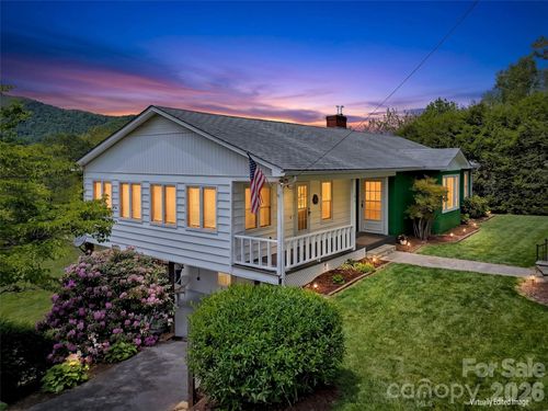 165 Keller St, Waynesville, NC, 28786-3357 | Card Image