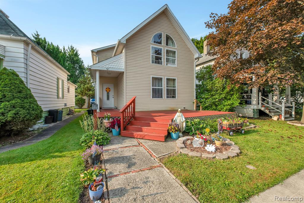 Brown St, Marine City, MI 48039