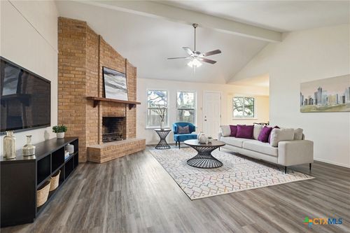 602 Woodview Dr, Georgetown, TX, 78628-8752 | Card Image