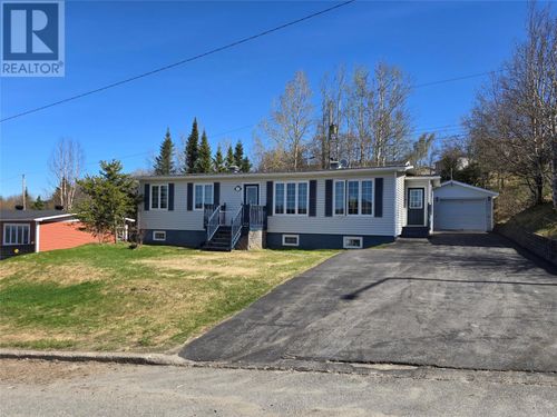 11 Gilbert Avenue, Wabush, NL, A0R1B0 | Card Image