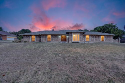 1226 Ranch Valley Dr, Desoto, TX, 75115-3514 | Card Image