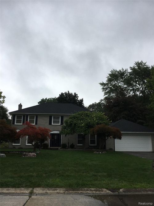 6719 Vachon Dr, Bloomfield Hills, MI, 48301-2940 | Card Image