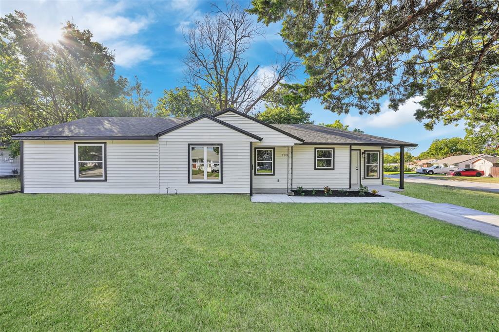 Dallas St, Grand Prairie, TX 75051