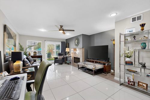 apt-114-2535 Wedglea Dr, Dallas, TX, 75211-2101 | Card Image
