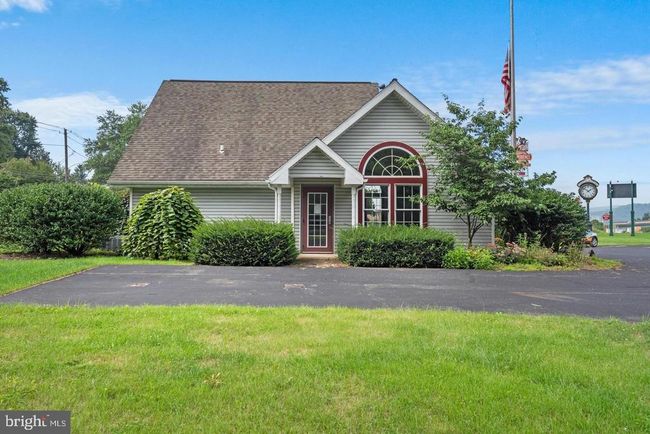 445 Linden St, Home with 0 bedrooms, 2 bathrooms and null parking in COLUMBIA PA | Image 4