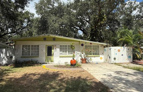 3131 W Villa Rosa St, TAMPA, FL, 33611-2943 | Card Image