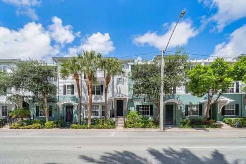 375 E Mallory Cir, Delray Beach, FL, 33483-5282 | Card Image