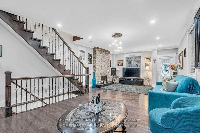 212 Symington Ave, House other with 5 bedrooms, 3 bathrooms and 1 parking in Toronto ON | Image 10