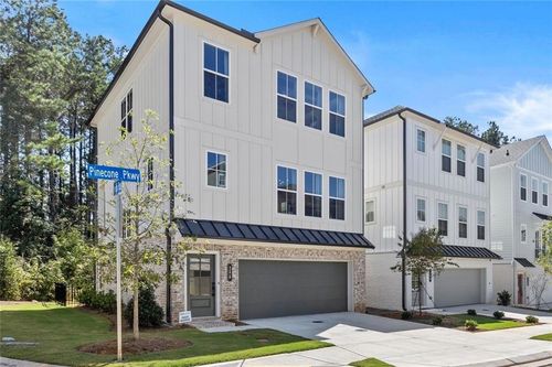 122 Pinecone Pkwy, Alpharetta, GA, 30022-8231 | Card Image