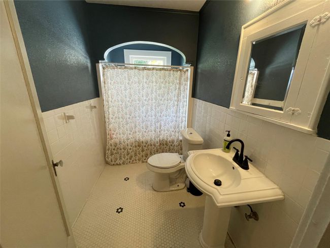 102 Walnut Ave, House other with 4 bedrooms, 2 bathrooms and null parking in Walnut Springs TX | Image 15