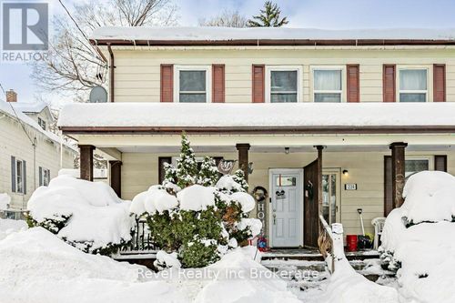 226 Oxford St, Ingersoll, ON, N5C2V9 | Card Image