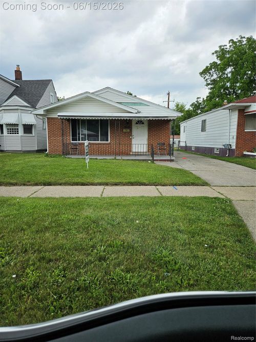 17723 Oakdale St, Roseville, MI, 48066-3847 | Card Image