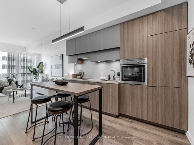 1003 - 8 Eglinton Ave E, Condo with 1 bedrooms, 1 bathrooms and null parking in Toronto ON | Image 6