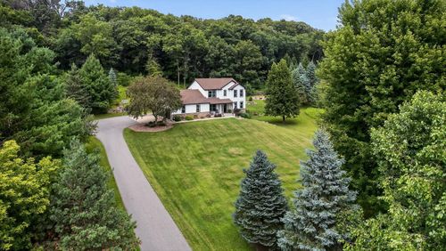 583 Oak Valley Ln Nw, Rochester, MN, 55901-3800 | Card Image