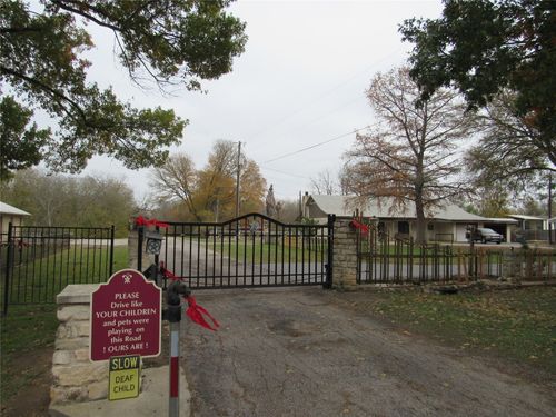 113 My Rd, Bastrop, TX, 78602-3111 | Card Image