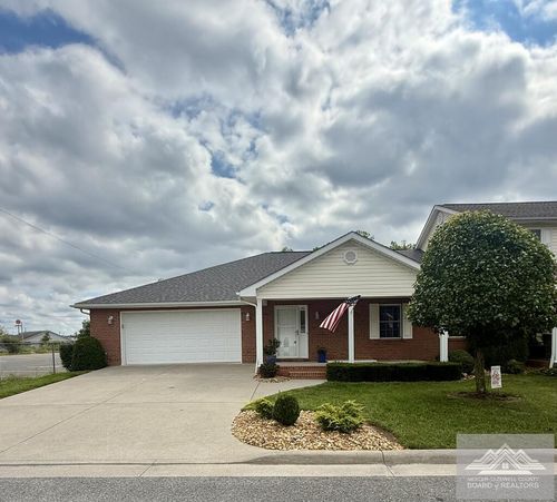 152 Garden Oaks Dr, Princeton, WV, 24739-8513 | Card Image
