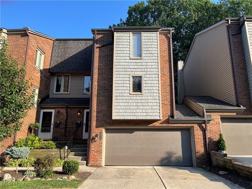 6942 W Fitzwater Rd, Brecksville, OH, 44141-1234 | Card Image