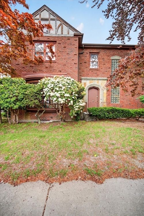 1800 Robeson St, Fall River, MA, 02720-4108 | Card Image