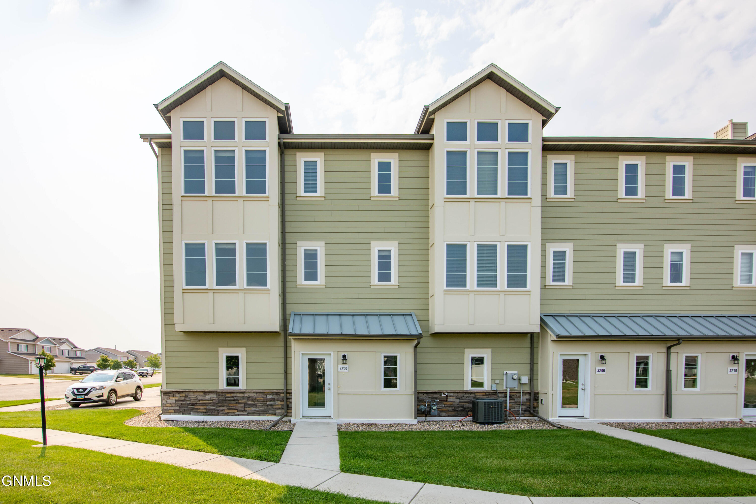 Kenner Loop, Bismarck, ND 58504