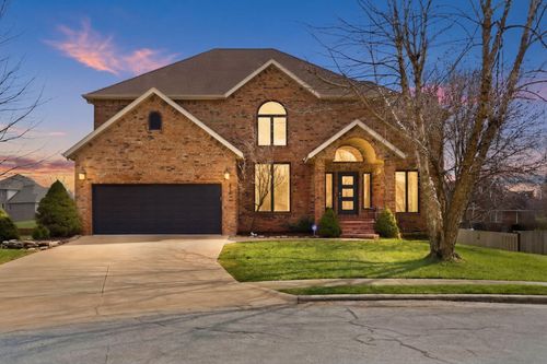 814 Julie Ct, Nixa, MO, 65714-8575 | Card Image